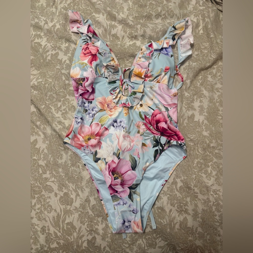 Cupshe x Jojo Fletcher Floral One-Piece Swimsuit with Ruffles